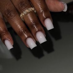 Short Nails Inspiration, Short Nude Nails, Spring Short Nails, American Nails, Plain Nails, Green Nail Designs, White Acrylic Nails, Girly Acrylic Nails, Dope Nail Designs