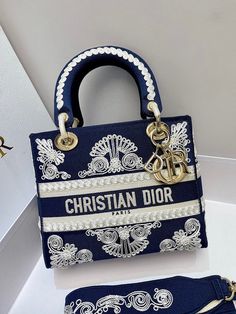 Charm - Dir Bags - 082 A+ Excellent Quality; Contact us if you've any questions in your mind. Christian Dior Bag, Christian Dior Logo, Sacs Design, Dior Logo, Dior Book Tote, Luxury Purses, Pale Gold, Lady Dior Bag, Lady Dior