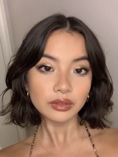 Short Hair With Black Dress, Wavy Bob Hairstyles Round Face, Short Wavy Haircuts Middle Part, Beach Wave For Short Hair, Soft Wave Bob Hairstyles, Wavy Short Hair Round Face, Gracie Abrams Bob Cut, Short Bob Hairstyles Middle Part, Short Hair Cuts For Women With Bangs Bob