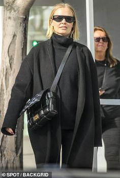 Lara Bingle, Sweater Leggings, Pregnant Outfits, Baby Bump Style, Winter Maternity, Pregnancy Fashion, Bump Style, Winter 22