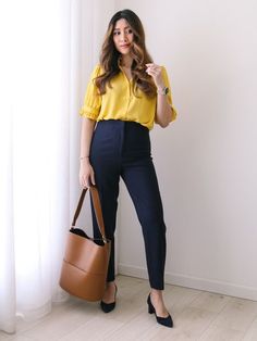 Business Casuals, Casual Dinner Outfit Summer, Office Wears, Women Professional Attire, Summer Office Wear, Trousers Outfit