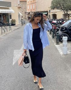 Stylish Mom Outfits Summer Casual, Euro Summer Outfits Modest, Modest Holiday Outfits Summer, Summer Modest Outfits Casual, Elegant Outfit Casual, Modest Outfits Casual, Portugal Fits, Summer Modest Outfits, Stylish Mom Outfits