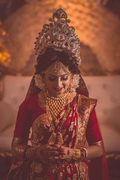 Bengali Bride Kalka Design, Bengali Bride Aesthetic, Bengali Bride Look, Bengali Wedding Look, Bengali Bride Makeup, Indian Wedding Bride