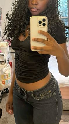 Low Rise Jeans With Crop Top, Low Rise Jeans Outfit 2000s, Low Waist Jeans Outfit, Low Waisted Jeans Outfit, Low Rise Jeans Outfit, Pretty Dark Skin, Outfits 2000s, Honey Blonde Hair, Low Waist Jeans