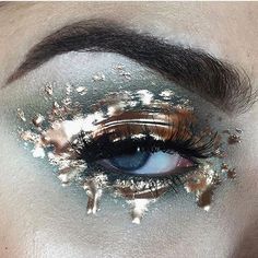 Gold eye makeup Makeup Rose Gold, Eyebrow Arch, Eye Makeup Glitter, Clear Brow Gel, Gold Eye Makeup, Acid Rain, Dipbrow Pomade, Clear Lip Gloss