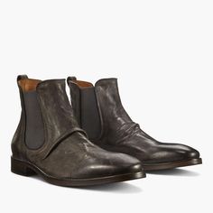 John Varvatos Collection Fleetwood Sharpei Chelsea Boot In Leather. Size 11.5 Color Grey Condition Is Brand New. This Evolved Boot Drops All Preconceived Notions Of The Classic Chelsea Silhouette. Expertly Crafted In Italy, Premium Leather Is Heated, Pressured And Specially Shaped To Reveal A Distinctly-Wrinkled Vamp. Each Unique Pair Features A Hand-Sprayed Finish For Perfectly- Imperfect Sense Of Dimension. Artisan Detailing Also Enhances The Hand-Stained Leather Sole. 100% Genuine Leather. Le Formal Chelsea Boots With Vibram Sole And Round Toe, Formal Ankle-high Leather Shoes With Textured Sole, Classic Chelsea Boots With Vibram Sole, Classic Slip-on Chelsea Boots With Vibram Sole, Elegant Leather Boots With Vibram Sole, Luxury Ankle-high Chelsea Boots With Leather Sole, Calf Leather Chelsea Boots With Textured Sole, Calf Leather Slip-on Chelsea Boots With Branded Insole, Slip-on Chelsea Boots In Calf Leather With Branded Insole