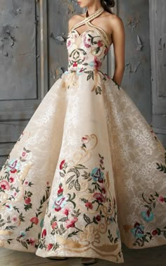 Mark Bumgarner, Fashion Vogue, Gaun Fashion, فستان سهرة, Beauty Dress, Ball Gowns Prom, Ball Gown Dresses, Vogue Fashion, Gorgeous Gowns