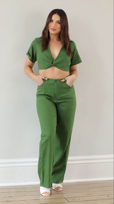 Obsessed with this linen that adds the perfect pop of color for spring! 🌸 Luxury Cropped Sets For Spring, Luxury Green Crop Top For Spring, Spring Crop Top With Cropped Hem, Luxury Cropped Spring Sets, Green Co Ord Set Zara, Vibrant Outfits, Linen Crop Top, Twist Front Top, Linen Crops