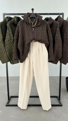 Classy Work Attire, Modest Outfit, Chic Pants, Beauty Goals, Fall Wear, September 23, Trendy Fashion Outfits, Glam Dresses, Office Outfits