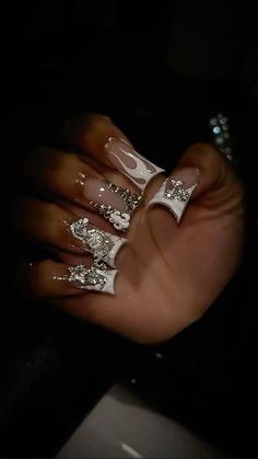 Sliver Nails Black Women, Silver Junk Nails, Silver Diamond Nails, Silver Birthday Nails, Silver And White Nails, Silver Prom Nails Acrylic, Sliver Nails, Silver Acrylic Nails, Rich Rich