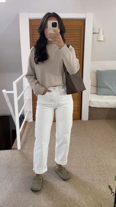 Birkenstock Clogs Outfit Business Casual, White And Neutral Outfit, Birk Clogs Outfit Fall, Birkenstock Suede Clogs Outfit, How To Style White Baggy Jeans, How To Style Clog Birkenstocks, Birkenstock Mens Outfit, White Birkenstock Clogs Outfit, Jeans And Birkenstock Clogs