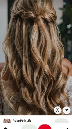 Simple Wedding Hair For Short Hair, Half Up Have Down Wedding Hair, Wedding Hair Wavy Half Up Half Down, Down Hair For Bride, Beach Wedding Hairstyles Medium Half Up, Half Up Simple Wedding Hair, Hair Styles For Graduation Party, Hairstyle Half Updo, Wedding Hair Simple Half Up