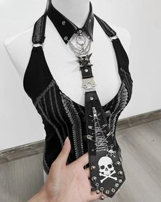 Y2k Skull Chain Tie  style-2   - VONVEX Y2k Product Design, Diy Goth Clothes, Goth Fits, Comic Clothes, Stray Kids Outfits, Y2k Skull, Y2k Fits, Goth Accessories