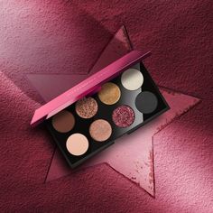 Limited edition eyeshadow palette with 8 show stopping shades Dramatic Eyeshadow, Makeup Revolution Eyeshadow, Revolution Eyeshadow, Product Shoot, Contour Palette, Holiday Mood