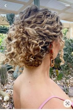 Moms hair inspo Curly Hair Vacation, Hair Vacation, Vacation Hairstyles