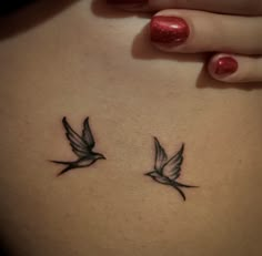 Bird Heart Tattoo, Lovebird Tattoo, Mockingbird Tattoo, Hummingbird Flower Tattoos, Heart Outline Tattoo, France Tattoo, Tiny Bird Tattoos, Bird Tattoos For Women, Vogel Tattoo