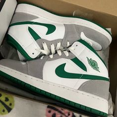 Air Jordan 1s Mid Se Grey Pine Green. Size 6.5 In Youth And In Men. Brand New Just Got The Wrong Size. Will Be Sent Out With The Box. Offer !! Jordan 1s Mid, Jordans Outfit For Men, Fire Shoes, Green Jordans, Air Jordan 1s, Nike Shoes Girls, Jordan Shoes Retro, Cute Shoes Heels, All Nike Shoes