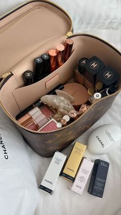 Make Up Color, Makeup Contouring, Best Makeup Brands, Cheap Makeup, Makeup Aesthetic, Dior Makeup, Chanel Makeup