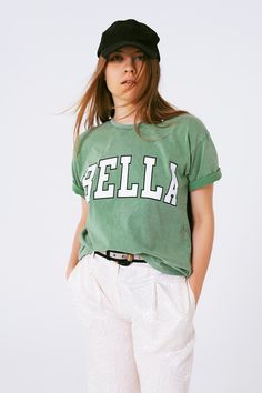 Q2 T-Shirt with Bella Text in green T Shirt Collar, Meet Friends, Italian Craftsmanship, Everyday Wardrobe, Fit Style, Favorite Jeans, Affordable Fashion, Fabric Cotton, Effortless Style