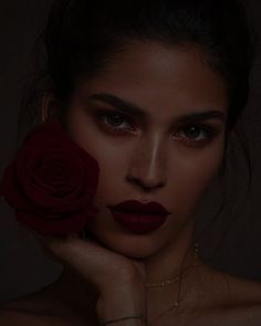 Dark Red Lips, Day Makeup Looks, Beauty Makeup Photography, Valentines Day Makeup, Red Makeup, Natural Makeup Tutorial, Stunning Makeup, Beauty Shoot, Beauty Shots