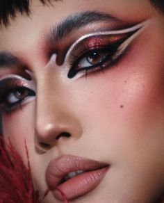 Red Graphic Makeup Looks, Editorial Makeup Looks Avant Garde, Red Avant Garde Makeup, Futuristic Editorial Makeup, Pink Futuristic Makeup, Goth Eye Makeup, Bright Eye Makeup, Eye Makeup Styles