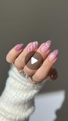 Cute Nails Almond, Almond Nails Nail Art, Gold Holiday Nails, Berry Nails, Lemon Nails, Chrome Nail Polish, Barbie Vibes, Velvet Nails, Blank Slate