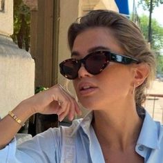 Old Money Sunglasses Aesthetic, Old Money Aesthetic Sunglasses, Dark Sunglasses Aesthetic, Cateye Sunglasses Outfit, Old Money Sunglasses For Women, French Eyeglasses, Old Money Sunglasses, Sunglasses Women Aesthetic, Sunglasses Inspiration