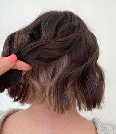 Get Creative: 12 Eye-Catching Two-Tone Hairdos Undercolor Hair, Highlights Purple, Underneath Hair Color Ideas, Underneath Hair Color, Natural Dark Hair, Hidden Hair Color, Peekaboo Hair Colors, Two Toned Hair, Peekaboo Highlights