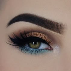 dramatic wing eye makeup blue eyeliner gold eyeshadow perfect eyelashes gorgeous style glam makeup Braut Make-up, Spring Makeup, Blue Makeup, Makeup Goals, Makeup Designs, Eye Make, Gorgeous Makeup, Love Makeup