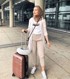 Hijab Travel, Hijabi Mode, Hijab Stile, Hijab Look, Street Hijab Fashion, Modern Hijab Fashion, Hijab Fashionista, Tutorial Hijab