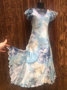 "Beautiful dress by KOMAROV. Like new condition!! Fabric has a little stretch due to the crinkle folded design. Dress length from high point shoulder to hem is 46\". Measurements Size: Small Bust: 34\" Stretches to 42\" Waist: 26\" Stretches to 36\" Hips: 34\" Stretches to 48\" Length: 46\"  Label: Komarov" Fitted Summer Dress With Crinkle Texture, Crinkle Dress, Design Dress, High Point, Small Bust, Dress Clothes For Women, Beautiful Dress, Dress Making, Dress Length