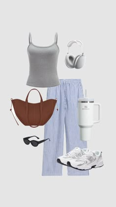 #airportoutfit #airportaesthetic #outfit #ootd #fit #cleangirl #outfitinspiration Cottage Outfits, Sims Outfit Ideas, Cool Girl Fits, Air Port Outfit, Summer Look Book, Holiday Fits, F1 Wags, Sporty Looks, Fashion Idol