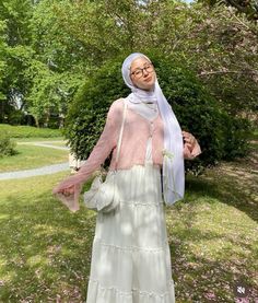 Hijabi summer , spring outfits Summer Dress Hijab Outfit, Muslim Girl Summer Outfits, Hijabi Linen Outfits, Summer Outfits For Hijab Girl, Hijabi Kawaii Outfits, Hijab Summer Fashion, Hijabi Inspo Outfits