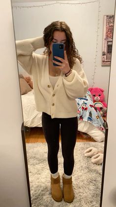 Fall Outfit Inspo Leggings, Outfits With White Shoes Sneakers, Gray Striped Sweater Outfit, Outfit Inspo Brunette, Winter Outfits Comfy Cute, Cute And Cozy Fall Outfits, Cardigan And Uggs Outfit, Red Crop Sweater Outfit, Fits With Uggs Boots