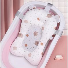 a baby bath tub with a teddy bear design