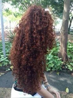 𝒫𝒾𝓃: 𝑔𝑜𝓁𝒹𝓈𝒽𝑜𝓇𝓉𝓎 💌 Henna Hair, Natural Henna, Curly Hair Inspiration, Long Curly Hair, Long Curly, Natural Curls, Big Hair, Curly Hair Styles Naturally