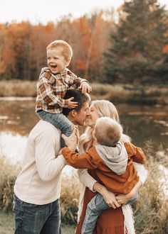 fall family photos in Central Wisconsin family of four photos fall inspo all boy outfit inspo for fall Fall Picture Outfit Ideas, Fall Picture Outfits, Candid Family Photos, Candid Family Photography, Family Portrait Poses