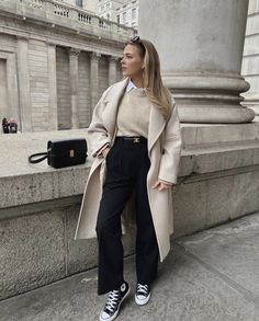 Old Money Winter, Europe Outfits, Winter Fashion Outfits Casual, Beige Coat, Cold Outfits, Fashion Trends Winter, Winter Outfit Inspiration, Mode Casual