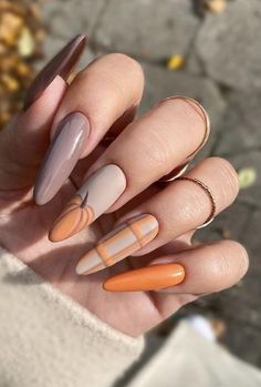 90+ Fall Nails To Try This Autumn - Blush & Pearls Pastel Fall Nails, Football Nail Ideas, Pumpkin Nails Fall, Pumpkin Spice Nails, Mickey Nails, Orange Nail Designs, Nail Goals, Pumpkin Nails, October Nails