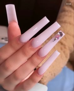 Simple Cute Long Acrylic Nails, Straight Square Acrylic Nails Long, Simple Medium Long Acrylic Nails, Extra Long Square Acrylic Nails, White Nails Ideas Acrylic, Xl Long Acrylic Nails Pink, Pink Nail Sets Long, Pretty Long Nails Acrylic, Plain Long Nails