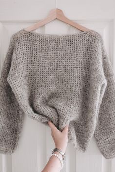 crochet, crocheting, sweater, sweaters, fluffy, alpaca brushed, knit look crochet stitch, tunisian crochet, tunisian knit stitch, aesthetic, modern, wearable, uncinetto, ganchillo, croche, tejido, tejer, hakeln, hekle, virka, szydełko, szydełkowanie, szydelko, na szydełku, szydełkowy sweter, migaia Short Crochet Projects, Modern Crochet Sweater, Mohair Crochet Sweater, Free Crochet Sweater Patterns, Crochet Fluffy, Sweater Tutorial, Pull Mohair, Crochet Cardigan Pattern Free