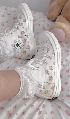 Cute Converse Shoes, Cute Converse, Trendy Shoes Sneakers, Dr Shoes, Preppy Shoes, Pretty Shoes Sneakers, Kawaii Shoes, Cute Sneakers, Cute Nikes