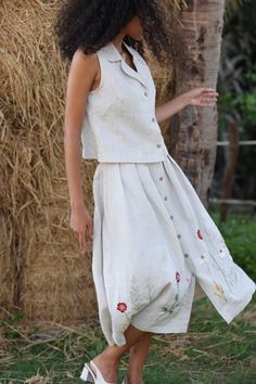 Floral Embroidered Skirt MIA, Linen Circle Skirt, Linen Pleated Skirt, Embroidered Clothing, Vintage Midi Skirt, Button Down Skirt - Etsy Vintage Midi Skirt, Skirt Linen, Clothing Vintage, Embroidered Skirt, Embroidered Clothes, Linen Skirt, Circle Skirt, Pleated Skirt, Vietnam