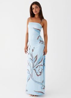 Aster Bloom Maxi Dress - Blue Floral Pretty Long Casual Dresses, Blue Beachy Dresses, Beautiful Dresses To Wear To A Wedding As A Guest, College Graduation Dresses, Prom Dresses Floral, Blue Dress Long, Blue Embroidered Dress, Beach Formal, Blue Long Dress