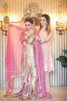 Nikah Dresses For Bride, Nikah Dresses, Dress Nikah, Mehandi Outfits, Bride Mehndi, Walima Dresses, Asian Attire, Nikah Decor, Nikah Ceremony