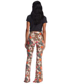 The Billabong Sundown flared pant takes a retro staple and turns up the volume with a bold print and a premium feel. Made with super-soft and stretchy cotton jersey, these high-waisted flares from The Golden Daze collection will quickly groove to the top of your summer rotation. Features: Women's Flared Pants. Fabric: Soft stretchy jersey. Rise: High waist. Inseam: 33" (size M). Waist: Elastic waistband. Branding: Metal bar. Sizing: This product follows junior sizing, check the size chart for yo Freestyle Watch, High Waisted Flare Pants, Sup Accessories, Surf Suit, Surf Accessories, Pants Fabric, Sun Shirt, High Waisted Flares, Flared Pants