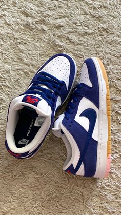 Nike Dunk Lows Aesthetic, Nike Sb Dunk Low Los Angeles Dodgers, Nike Cool Shoes, Jordan Dunks Low, Nike Sb Outfit Woman, Dunk Low Aesthetic, Tenis Nike Dunk, Cute Dunks