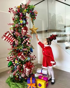 Whoville Photoshoot, Whoville Party Decorations, Whoville Aesthetic, Who Vile Christmas Decor, Diy Whoville Village, Whoville Christmas Decorations Diy, Leaning Christmas Tree, Grinch Christmas Trees, Whoville Theme