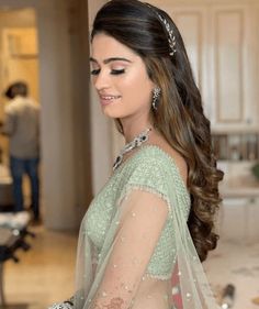 Sangeet Hairstyles, Hairstyle Girls, Bridesmaid Hairstyle, Fancy Glasses, Saree Hairstyles, Ponytail Hairstyles Easy, Fancy Saree