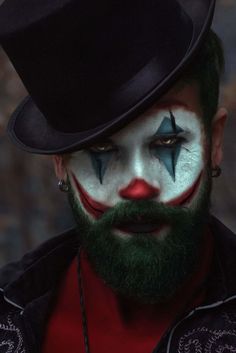 Mens Scary Clown Makeup, Men’s Clown Makeup Scary, Scary Clown Makeup Ideas Men, Mens Clown Makeup With Beard, Clown Makeup Men Scary, Bearded Clown Makeup, Halloween Makeup Bearded Men, Vintage Clown Makeup Men, Boys Clown Makeup